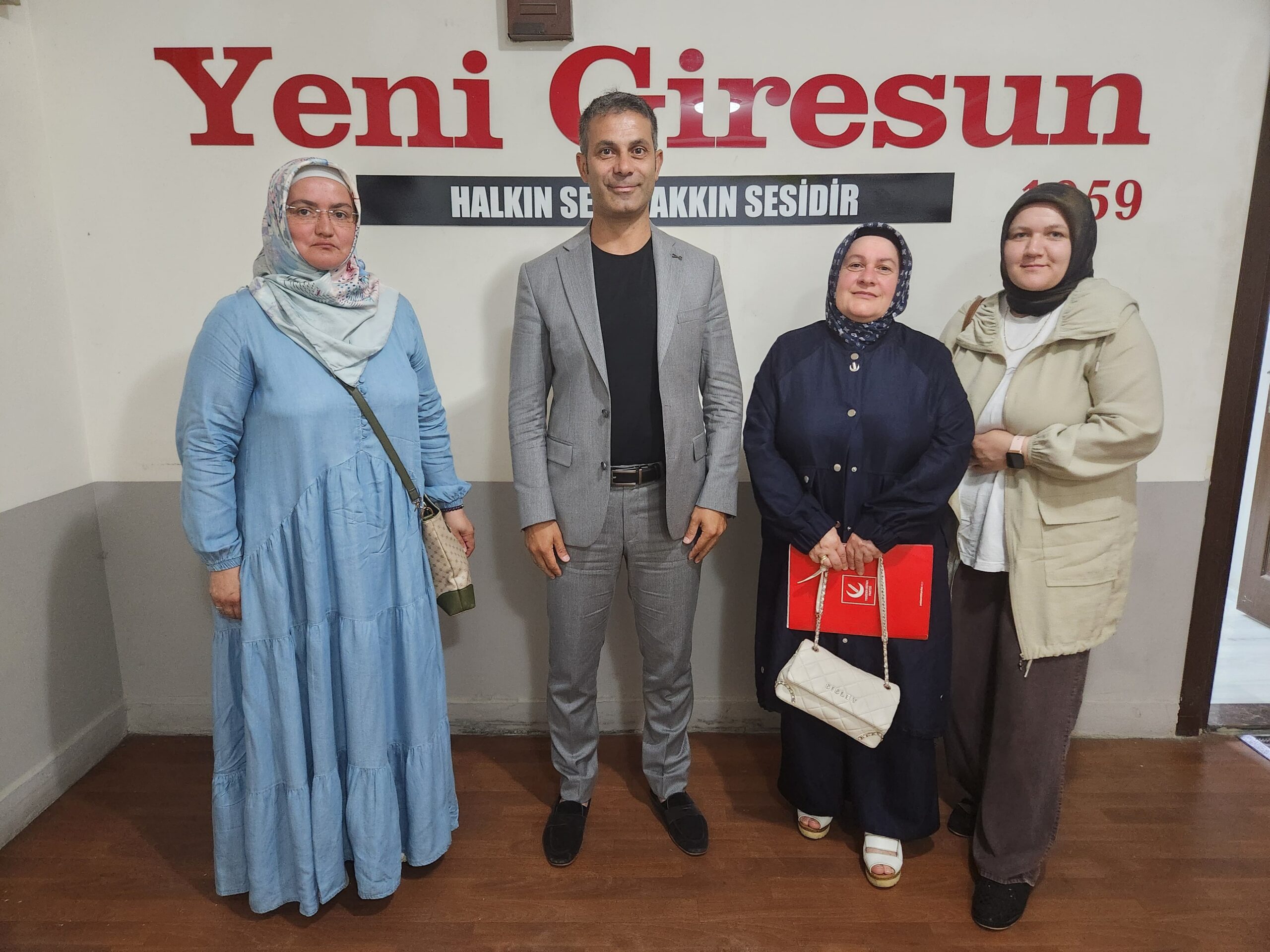 Kadın Kolları Dilek Öksüz