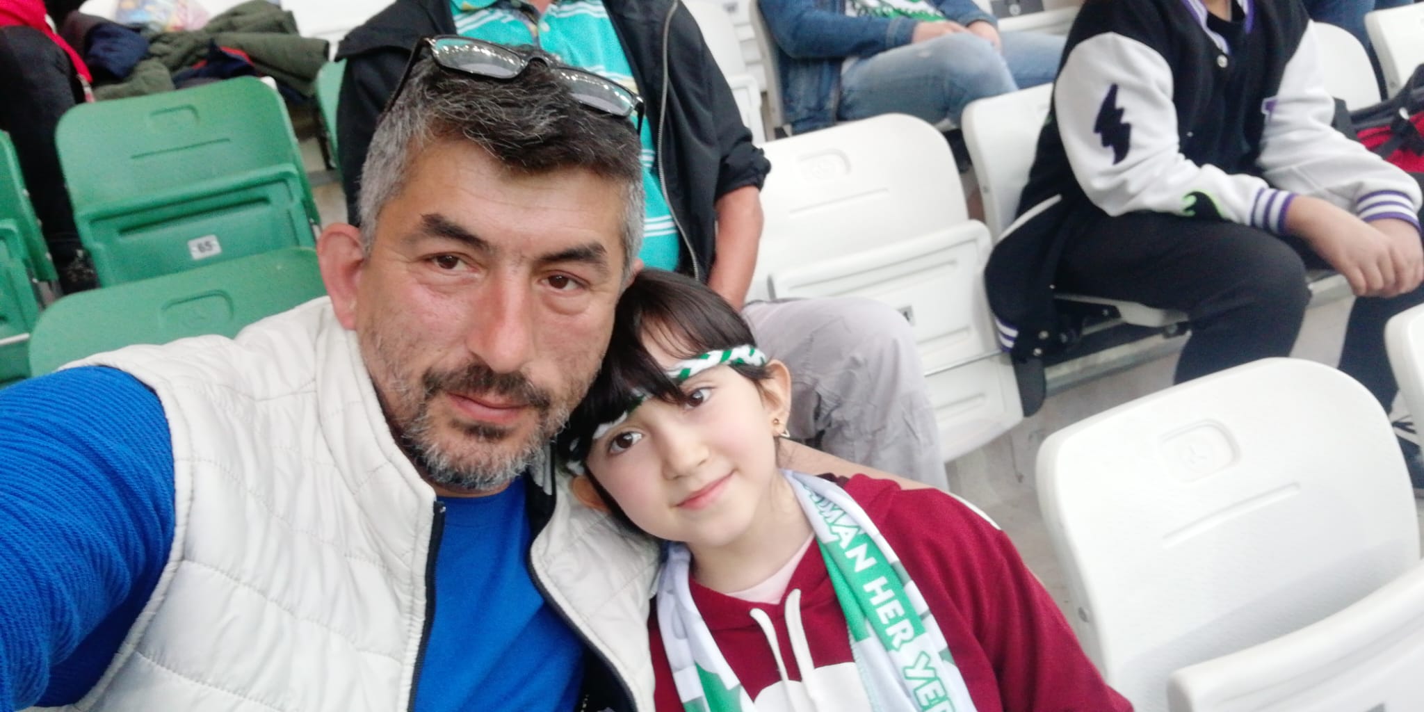 Mustafa Ata öğrencilere tebrik